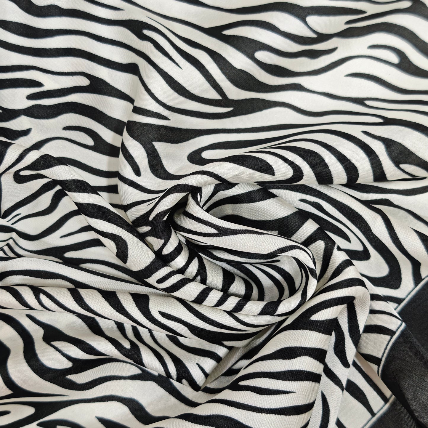 Pañuelo Satinado Zebra