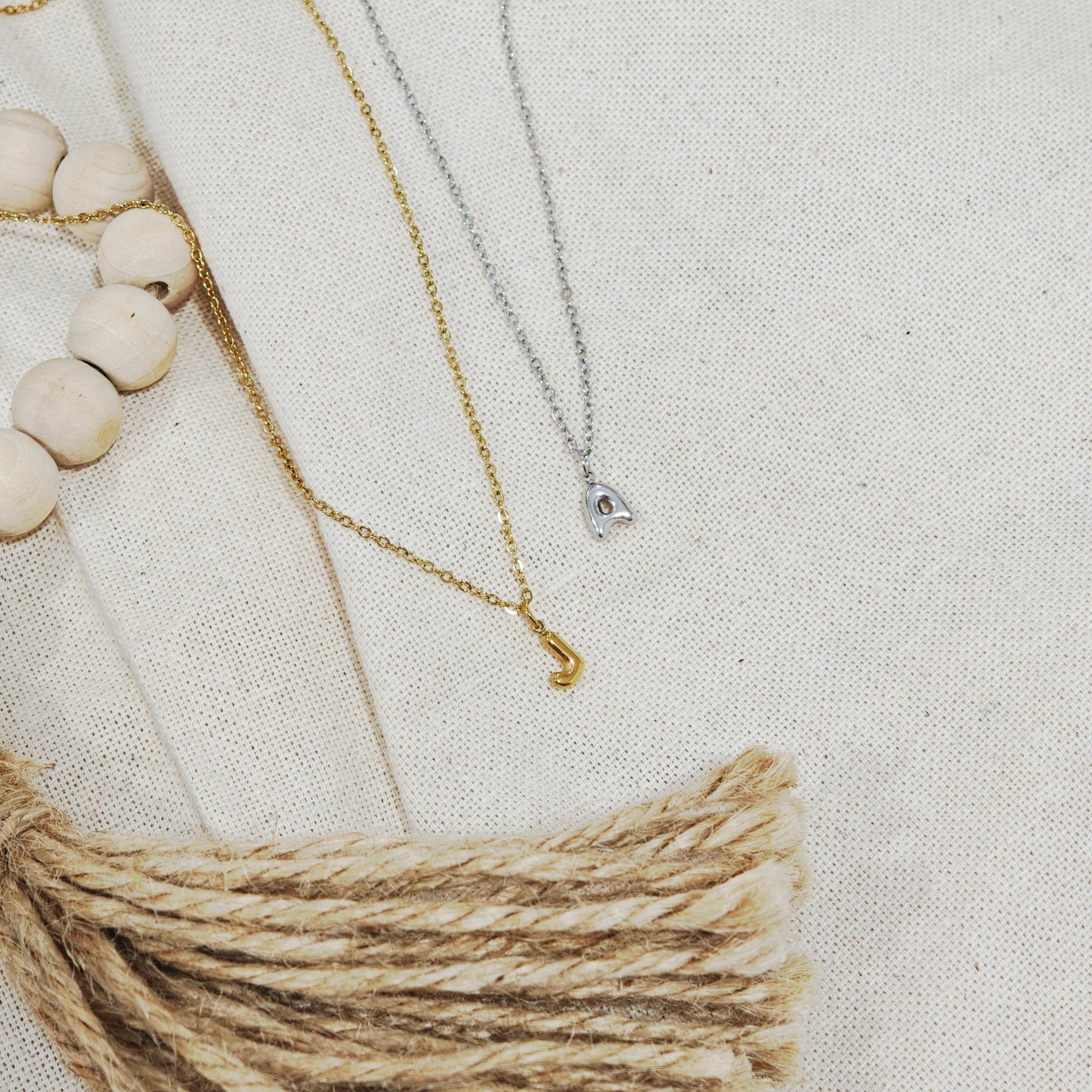 Collar Letra Redonda